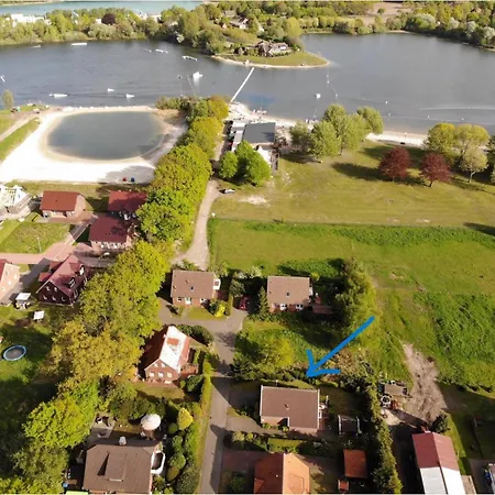 Holiday home Helena Am Badesee, Aurich